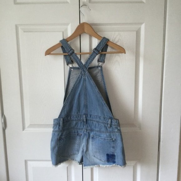 Forever21 Blue Denim Jean Distressed Short Overalls EUC - Picture 2 of 11